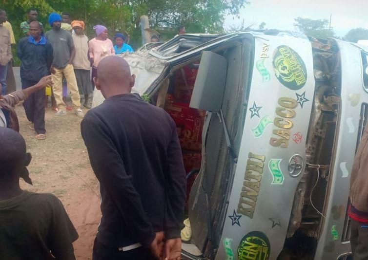 3 dead, 10 injured in Saturday morning accident