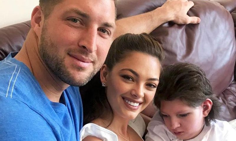 Tim Tebow's Fiancee's Sister Dies at 13