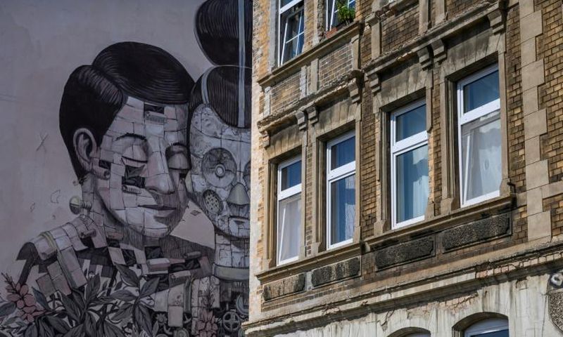 A new urban culture project in the German city of Halle, 170 kilometres (around 100 miles) southwest of Berlin, aims to promote social cohesion by transforming communist era tower blocks into monumental masterpieces