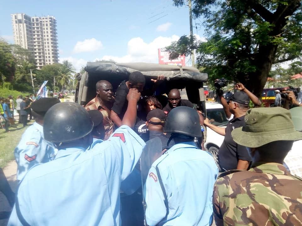 Scores arrested, police lob teargas as Mombasa traders stage protests over order on mandatory hauling of imports on SGR