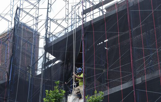 Nonprofits Are Helping Ex-Convicts Get Construction Jobs. Unions Are Wary