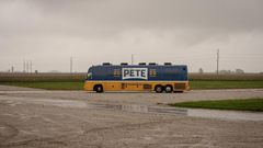 Flush With Cash, Pete Buttigieg Bets His Campaign on a Breakthrough in Iowa