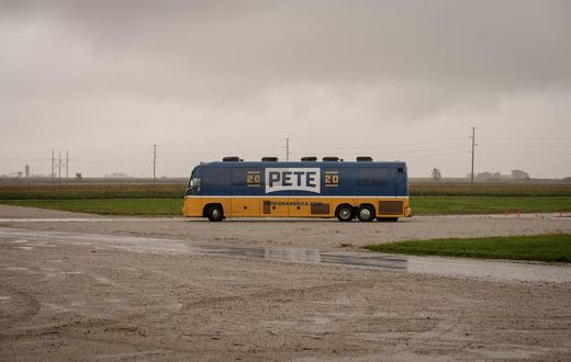 Flush With Cash, Pete Buttigieg Bets His Campaign on a Breakthrough in Iowa