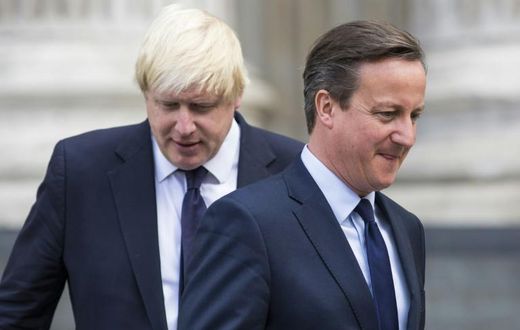 Former British Prime Minister David Cameron (r) says the current PM Boris Johnson behaved 'appallingly' during the Brexit referendum campaign
