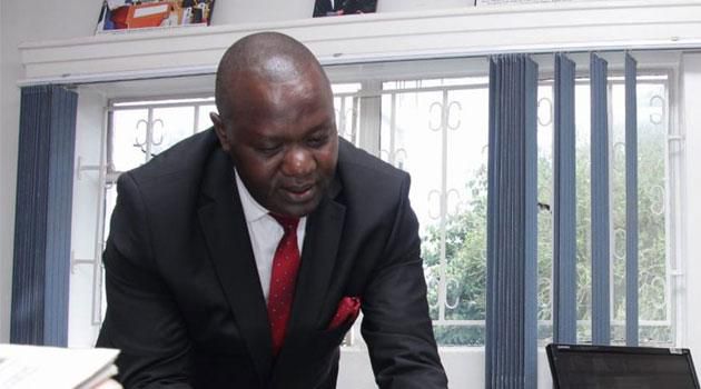 City lawyer Tom Ojienda who is defending Governor Waititu in Sh588 million graft suit. DPP asks court to half Kiambu Governor Ferdinand Waititu's salary