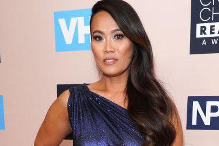 Dr. Pimple Popper Wins Critics Choice Award.