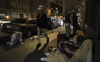A Bus Ticket Gets Them Home, but Not Off the Streets