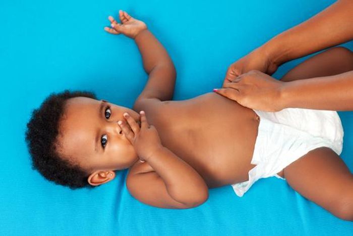 Changing diaper(Parent24)