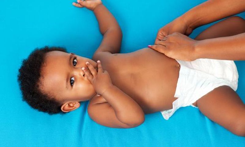 Changing diaper(Parent24)