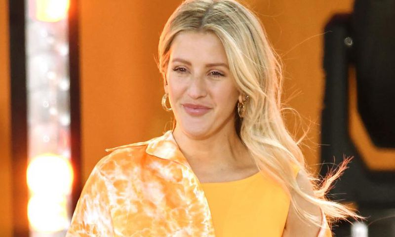 Ellie Goulding Has Incredibly Toned Abs