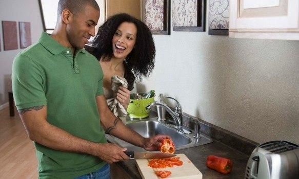 Great men help in the kitchen