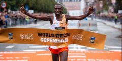 Kenya's elite athlete Geoffrey Kamworor breaks world record