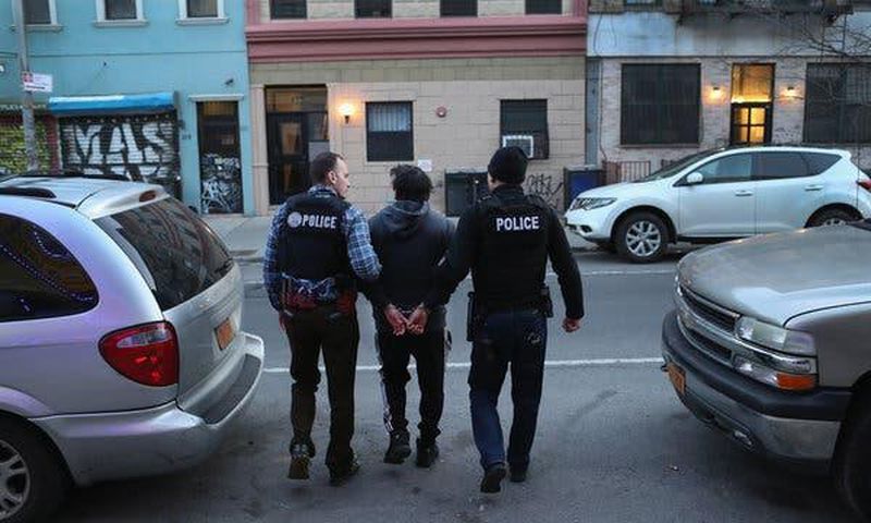 Trump delays deportation raids on immigrant families
