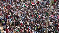 Sudanese citizens protested outside the presidential palace in Khartoum Thursday, in a bid to keep up the pressure on a transitional authority to ensure those responsible for killing demonstrators earlier this year are held to account