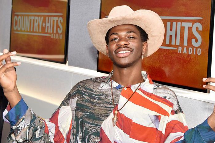 Gordon Ramsay Gives Lil Nas X a Cooking Lesson