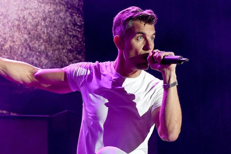 How 311's Nick Hexum Stays Shredded at Almost 50