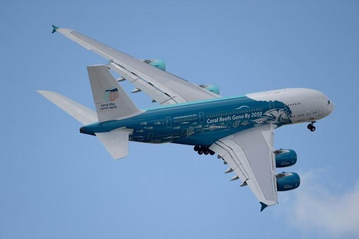 Airbus is to ask airlines operating 25 of its older A380 aircraft to inspect their wings for possible cracks