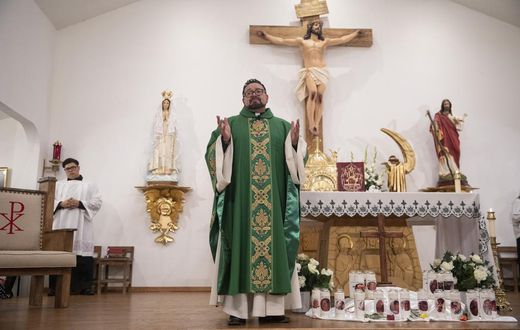In a Suffering City, an El Paso Priest Needed a Message of Hope