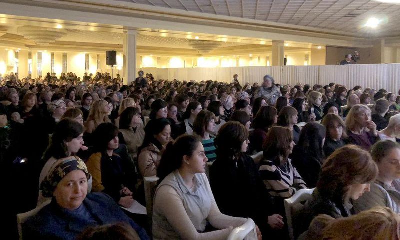 Despite measles warnings, anti-vaccine rally draws hundreds of ultra-Orthodox Jews