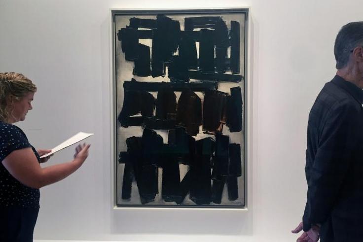 Peinture 195 x 130 cm, 20 novembre 1956, de Pierre Soulages, exposée à New York à la galerie Lévy Gorvy