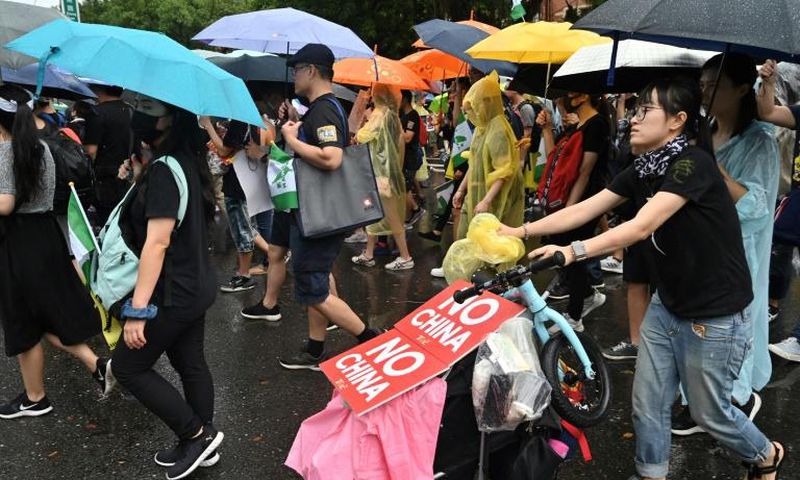 Hong Kong's anti-governemnt protesters have won support in Taiwan, which Beijing regards as a renegade province