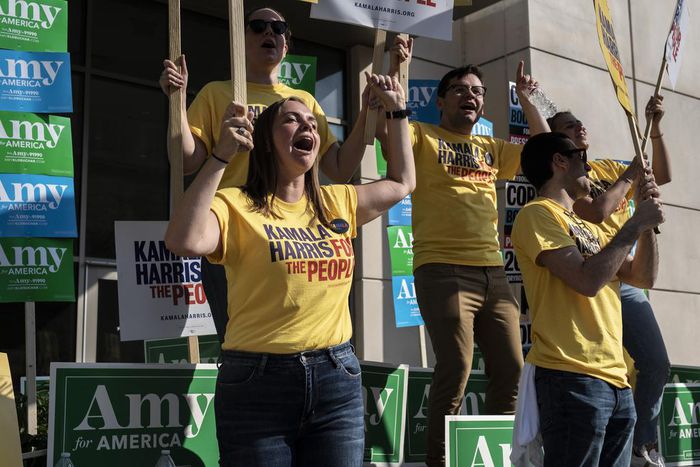 Democratic Debates, Sanders on Socialism, New Polls: This Week in the 2020 Race