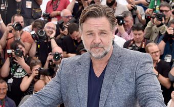 Russell Crowe Drunkenly Bought a Dinosaur Head