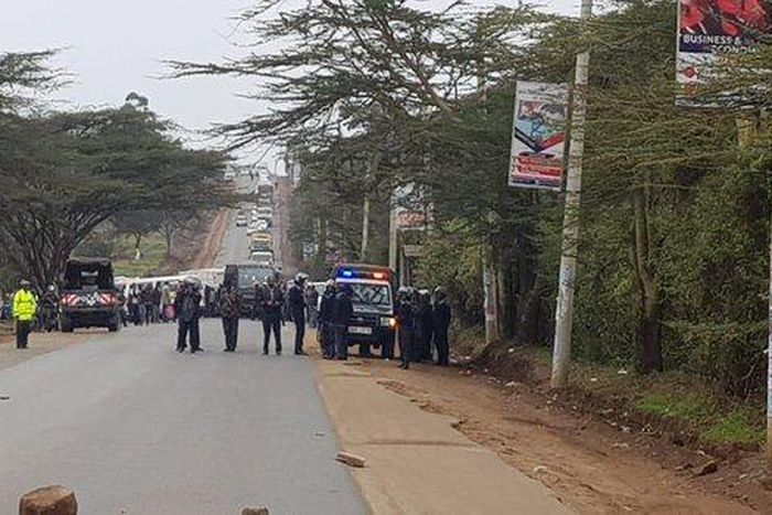 Motorist stuck along Magadi Road after Multimedia students barricade the road