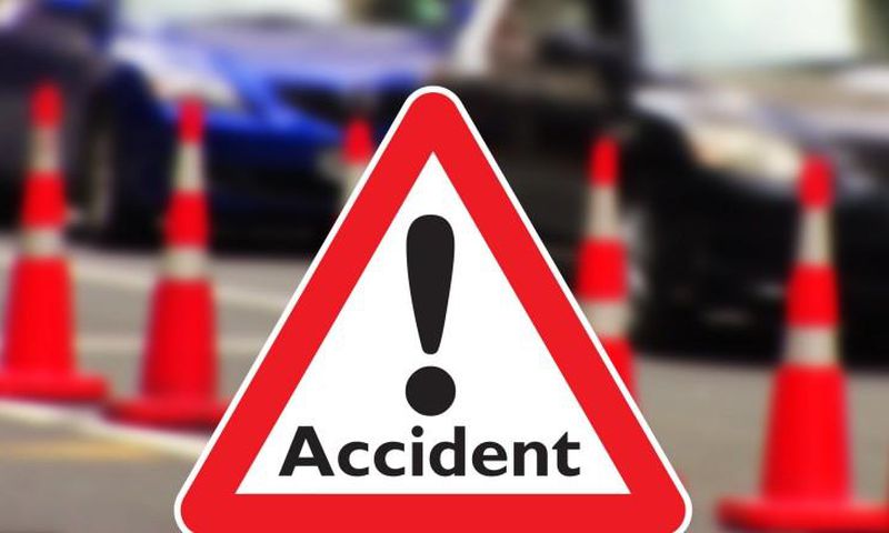 2 dead, 11 injured in road accident