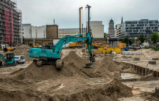 General view of the construction site close to Berlin's Alexanderplatz where a 100-kilogramme (220-pound US bomb from World War II was discovered on June 14, 2019.