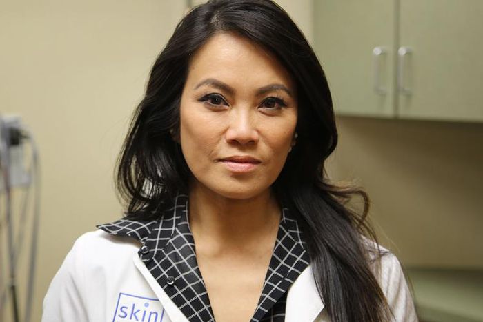 Dr. Pimple Popper Treats Woman With Massive Lipoma