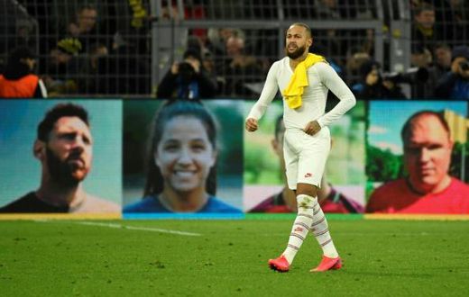 Despite a goal, Neymar was not happy after Paris-Saint Germain lost in Dortmund, meanwhile Lionel Messi has been talking behind the Brazilian's back