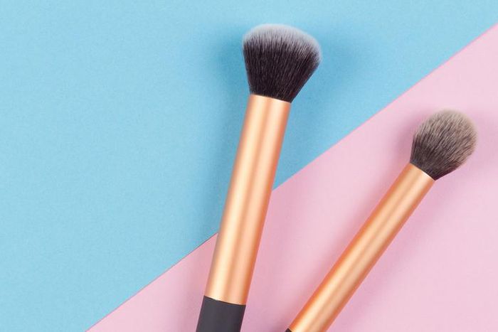 A Makeup Artist's Secret For Clean Makeup Brushes