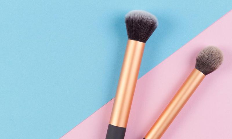 A Makeup Artist's Secret For Clean Makeup Brushes