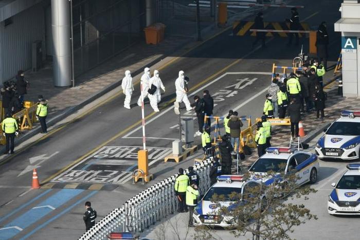 A chartered plane carrying a total of 368 South Korean citizens has arrived in the South from Wuhan