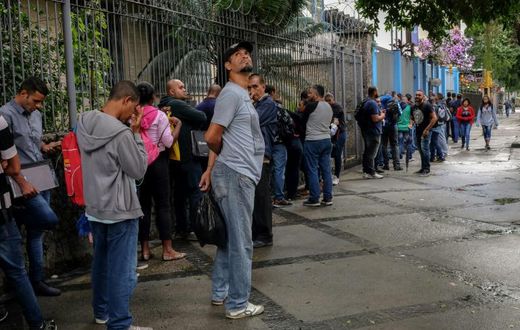 Jobseekers at an employment fair in Rio de Janeiro in June 2019 -- Brazil's economy grew by a better-than-expected 0.6 percent in the third quarter, but unemployment still affects 12.4 million Brazilians