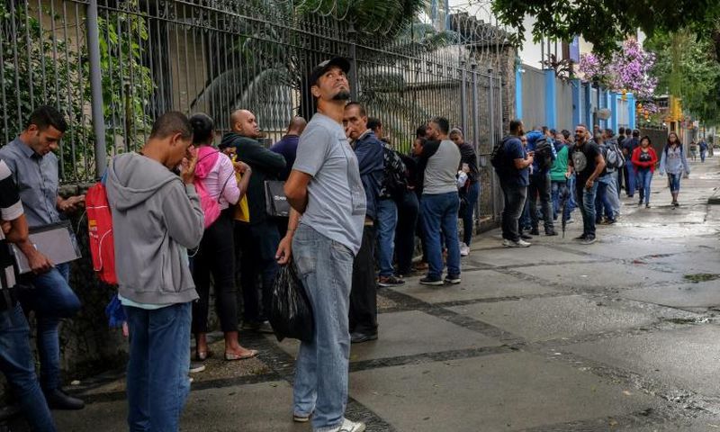 Jobseekers at an employment fair in Rio de Janeiro in June 2019 -- Brazil's economy grew by a better-than-expected 0.6 percent in the third quarter, but unemployment still affects 12.4 million Brazilians