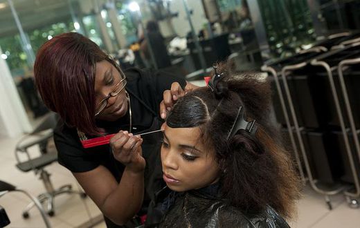 Hairdresser (mdhairmixtress)