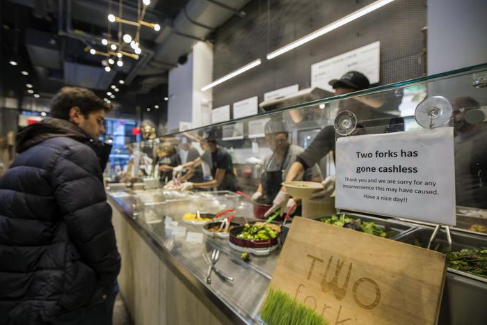 New York City to Force Stores to Accept Cash