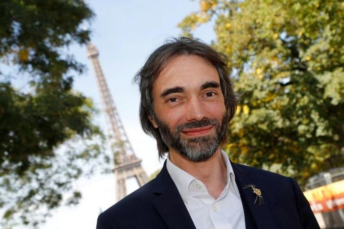 Cedric Villani has refused to back down in the standoff with Macron