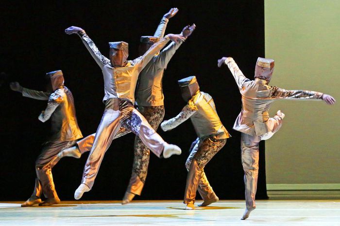 Review: At Alvin Ailey, Tragic Themes Overwhelm a Dance