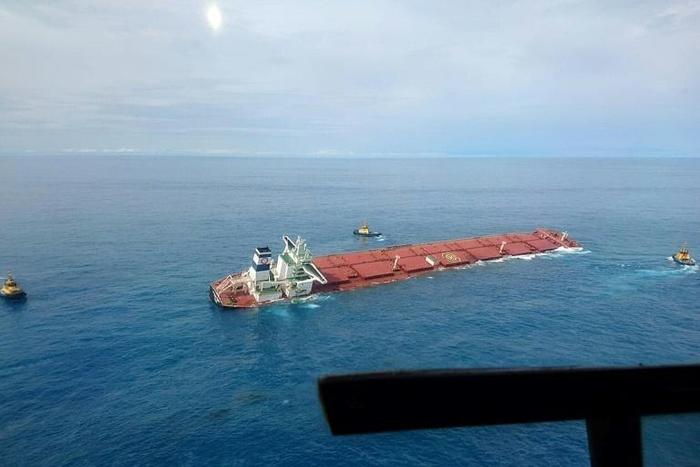 An aerial survey has so far shown no signs of mining ore contamination on the water's surface from the damaged MV Stellar Banner