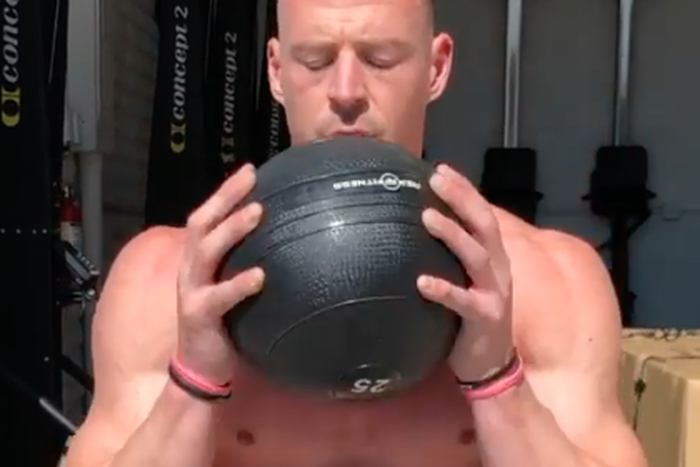 This 25x25 Circuit Will Blast Your Upper Body