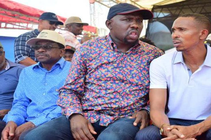 Kipchumba Murkomen seated between Mohamed Ali and James Orengo at the Mombasa BBI forum