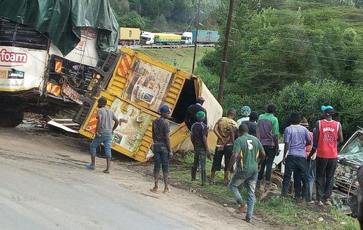 Accident involving trucks and 8 vehicles at the old church along Mai Mahiu