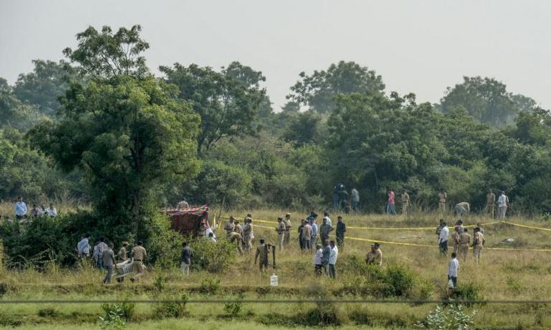 Indian police have said that they shot dead four detained gang-rape and murder suspects