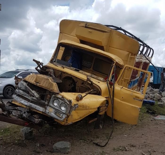 8 feared dead in grisly accident involving multiple vehicles