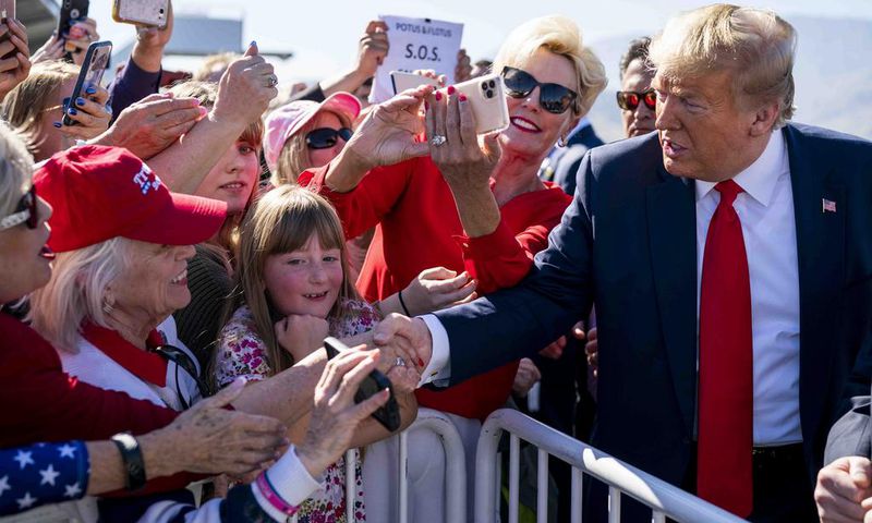Trump, Campaigning in West, Fixates on Democrats and His Poll Numbers