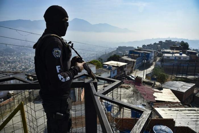 A FAES police special forces unit arrested the fugitive Colombian senator