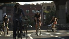 Experts Back Mandatory Bike Helmets but Not All Cyclists Are Sold